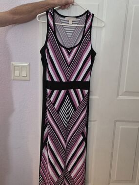 Like New S. Michael Kors Sleeveless Maxi Dress in Pink and Black Geometric Print